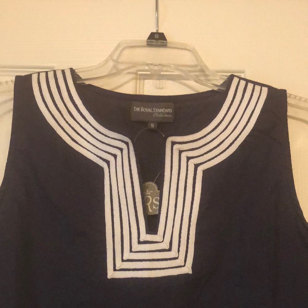 Top - Picture 2 of 2